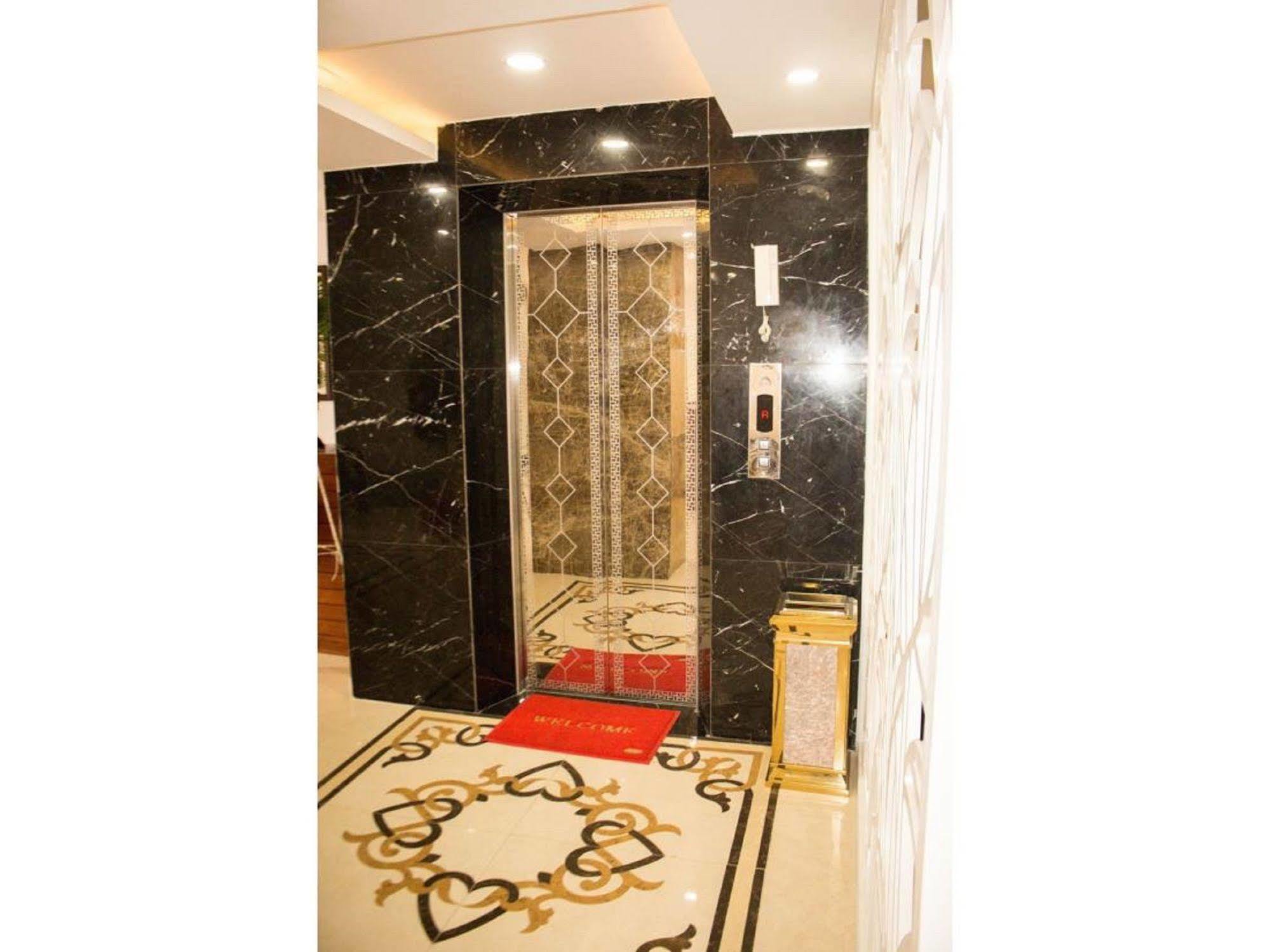 Reddoorz Plus New Sun Hotel ホーチミン市 エクステリア 写真